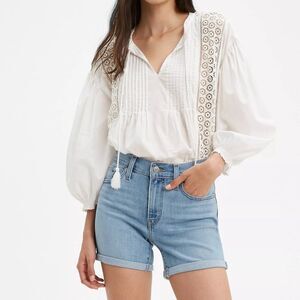 Levi’s Light Wash Mid Length Denim Shorts Women’s Size 27